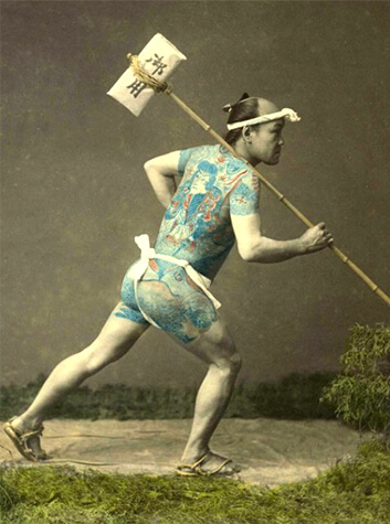 Chân dung những người làm nghề Hikyaku. Ảnh: karapaia.com